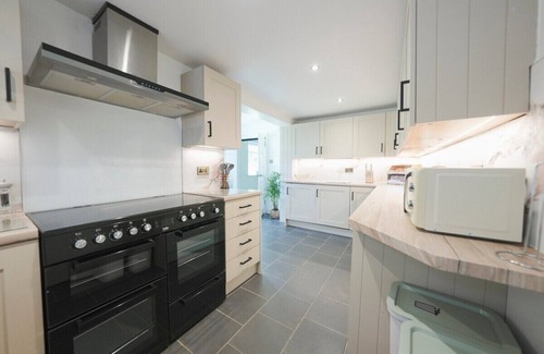 Moira House | Beautiful House with Hot Tub | 11 People | 2 Bars