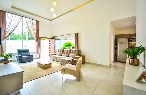 Costa do Sol House | Beautiful house with Lado Serra swimming pool, barbecue, internet, Wifi, cable TV.