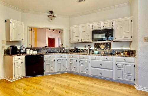 Northeast Carrollton House | Beautiful House With Hot Tub and Pool