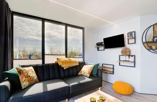 Volendam Boat Rental | Beautiful houseboat in Marina of Volendam