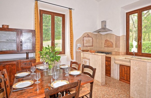 Monteverdi Marittimo Apartment | Beautiful apartment for 8 people with pool and parking