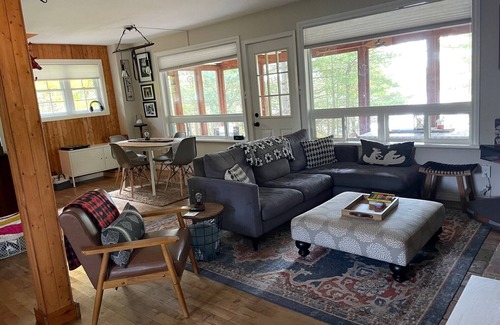 Sharbot Lake Cottage | Beautiful Lakehouse - the Perfect Family Vacation.