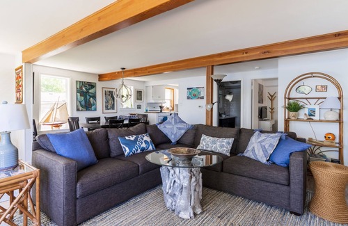 Lake Shangrila House | Beautiful Lakehouse sleeps 12. Boat,fish kayaks, hot tub, pets. Wilmot ski,tube