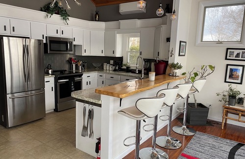 Mayfield House | Beautiful Lakeside Retreat on the Great Sacandaga Lake