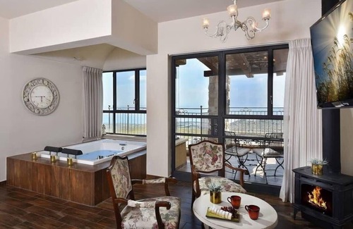 Artists Colony Villa | Beautiful, Large Villa on the Galilee Mountain
