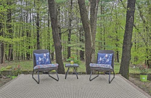 Lenox House | Beautiful Lenox Home, 3 Mi to Shakespeare and Co!