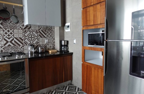 Alvaro Obregon Apartment | Beautiful light-filled apartment with large balcony
