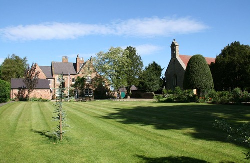 Ripley House | Beautiful location, lots of outside and inside space, stunning views and Pub