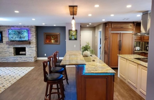 Lake Wohlford House | Beautiful luxurious house looking at canyon and mountains, gorgeous sunset.