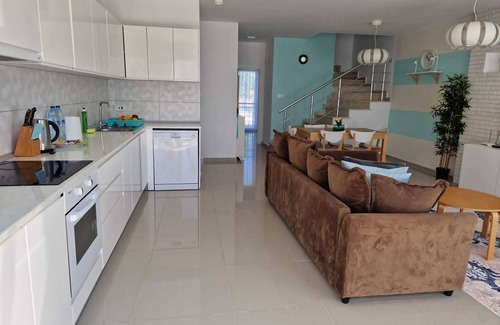 Gastria House | Beautiful luxurious villa by the beach in high-end complex Caesar Beach
