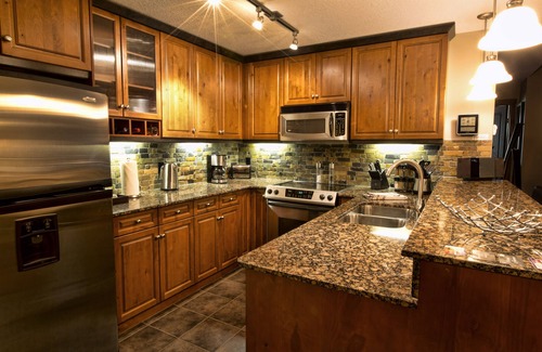 Canmore Condo | Beautiful luxury condo, close to downtown!