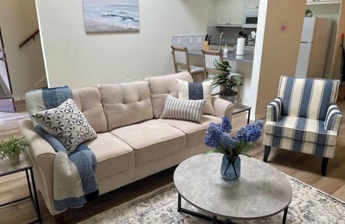 Midwest City House | Beautiful Midwest City 2 bedroom 2 bath townhome!