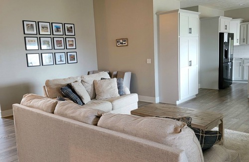 Lincoln House | Beautiful Modern and Cozy House
