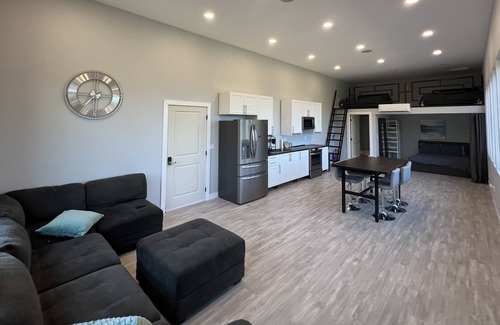 Crawfordsville Apartment | Beautiful Modern Country Get Away Minutes Away From The City