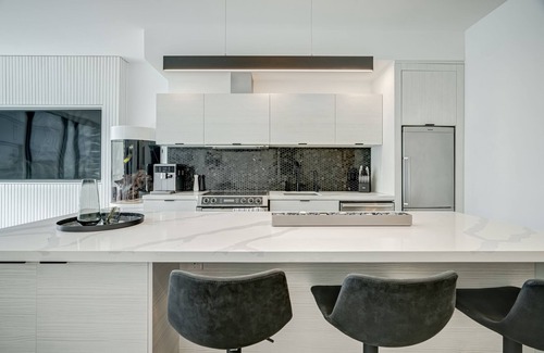 Fashion District Condo | Beautiful Modern Entertainment District
