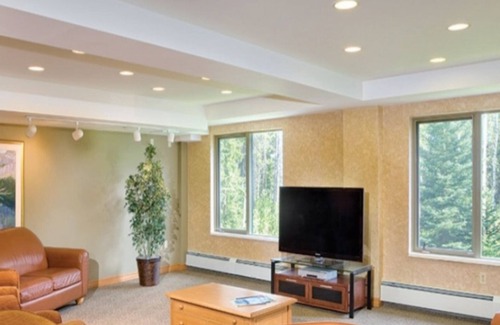 Three Sisters Mountain Village Resort | Beautiful Mountain Veiws! The perfect getaway, Amazing 1BR studio! HEATED Pool!!