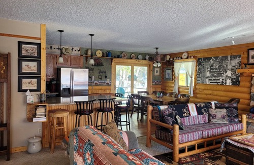 Gardiner House | Beautiful Mountain Views with Trout Creek Frontage! Ten Miles from Yellowstone!