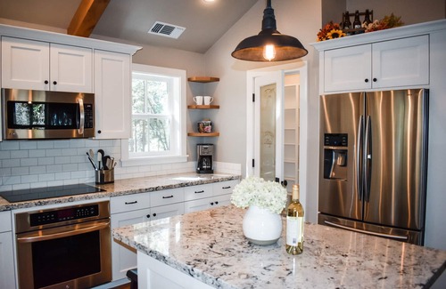 Nevada City Cottage | Beautiful new cottage, nestled in the woods, just 2 miles from downtown