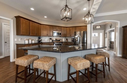 Laotto House | Beautiful New House in great Northern neighborhood- close to all!