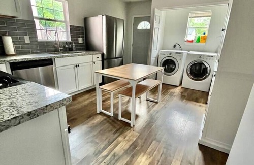 Seventh Ward House | Beautiful,Newly Renovated Duplex
