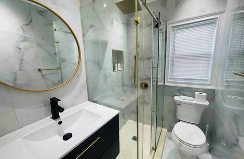 Hicksville Apartment | beautiful newly renovated 3 Bedrooms and 1.5 Bath in heart of Hicksville #16
