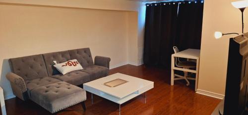 Aurora Apartment | Beautiful Newly Renovated 2-Bedroom Basement