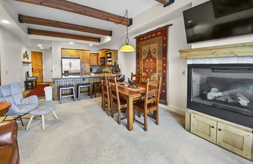Kimball Junction House | Beautiful Park City Town Home w/Hot Tub! Gorgeous Nature Views! Drive to Lifts!