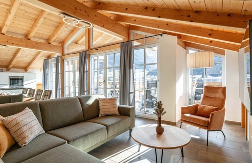 Lauterbach Apartment | Beautiful penthouse near the Brixen ski area
