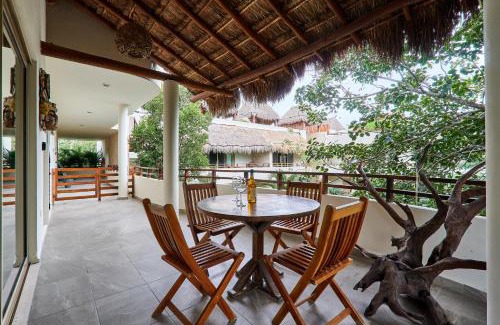 Zama Apartment | Beautiful Penthouse with Private Rooftop and Hot Tub