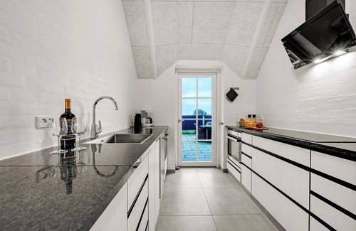 Sundhuse House | Beautiful pool house with outdoor spa, built in 2022.