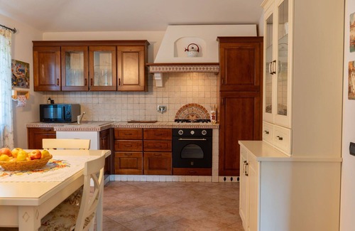 Manziana Villa | Beautiful private villa with A/C, WIFI, private pool, TV, patio, pets allowed and parking