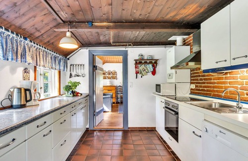 Oberndorf House | Beautiful private villa for 5 guests with WIFI, TV, terrace, pets allowed and parking