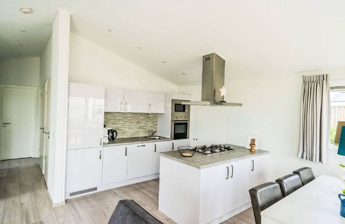 Bovenkarspel House | Beautiful private villa for 6 guests with WIFI, TV, terrace and parking