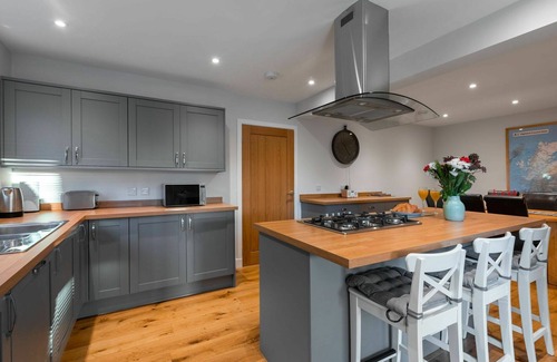 Drumnadrochit House | Beautiful private villa for 8 guests with WIFI, TV, patio, pets allowed and parking