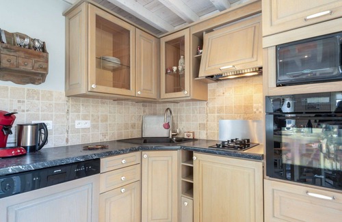 Creances House | Beautiful private villa for 4 guests with WIFI, TV, pets allowed and parking