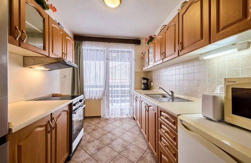 Svoboda nad Upou Villa | Beautiful private villa for 15 people with WIFI, TV, patio, pets allowed and parking