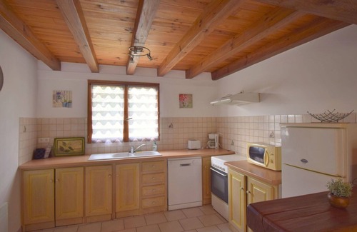Blanquefort-sur-Briolance Villa | Beautiful private villa with hot tub, private pool, WIFI, TV, terrace, pets allowed and parking