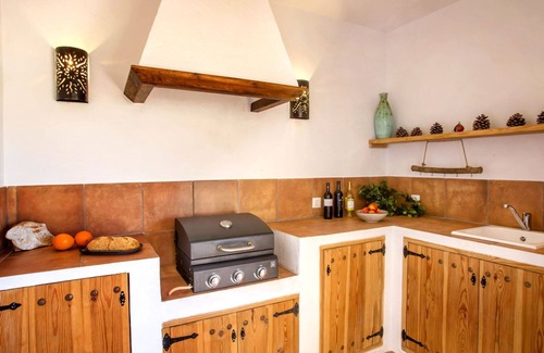 Media Luna Villa | Beautiful private villa for 8 people with WIFI, private pool, A/C, TV, patio and parking