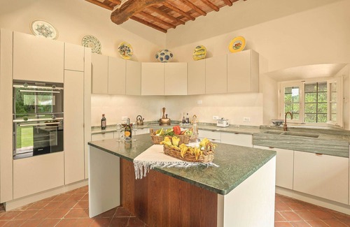 Palaia Villa | Beautiful private villa with WIFI, A/C, private pool, TV, patio, panoramic view and parking