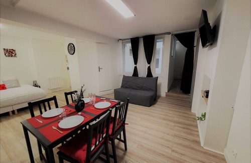 Saint-Pierre - Rene II - Bonsecours Apartment | Beautiful, quiet apartment 5 minutes from Place Stan!