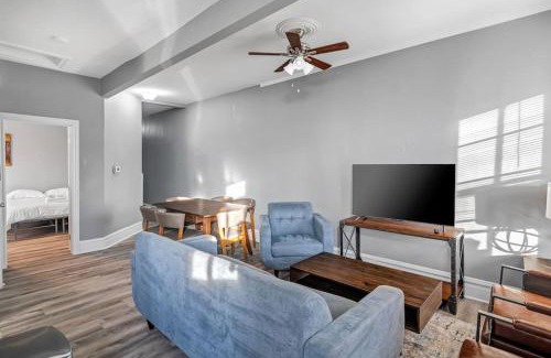 Shaw House | Beautiful Rehabbed Unit in Shaw Community 4228a