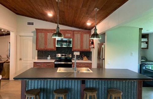 Anderson Cabin | Beautiful remodeled cabin on breathtaking ranch!