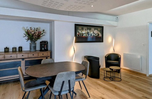 Vesoul Cottage | Beautiful renovated apartment with WiFi and secure parking in Vesoul