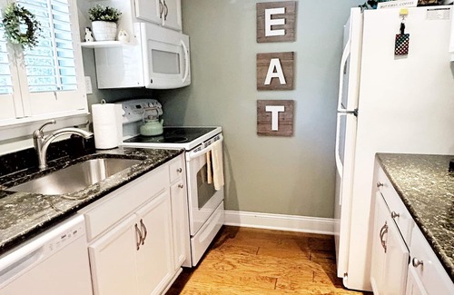 Pinehurst Condo | Beautiful, renovated ,clean 2BD,2BA condo in Pinehurst, Pool, Wifi , Cable etc