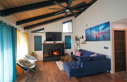 Crestline House | Beautiful Renovated Cozy Forest Home with Hot Tub in Crestline