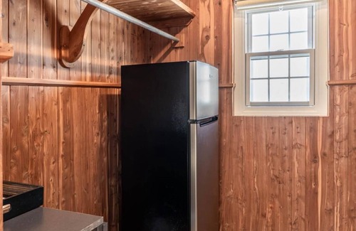 Mount Pleasant Apartment | Beautiful renovated large studio