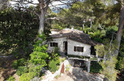 Les Maillans Villa | Beautiful stone bastide for 8 people with Mediterranean garden and pool