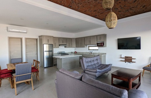San Carlos House | Beautiful San Carlos Sunset House