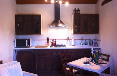 Amandola Apartment | Beautiful Self-Catering Farmhouse Apartments Near Amandola Le Marche With Pool