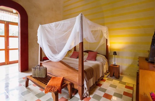 Acanceh Villa | Beautiful Six Bedroom Tucked Away on the Lush Grounds